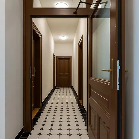 Modern With Paid Parking Steps From Wenceslas Square By Easybnb Premium פראג