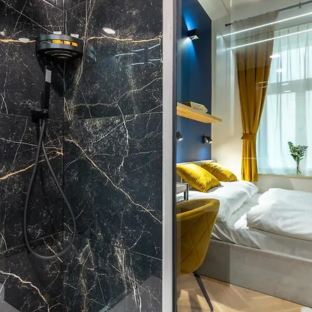 Modern With Paid Parking Steps From Wenceslas Square By Easybnb Premium * פראג