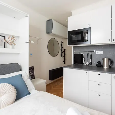 Modern With Paid Parking Steps From Wenceslas Square By Easybnb Premium
