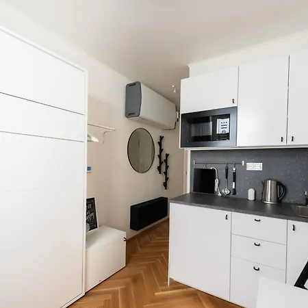 Modern With Paid Parking Steps From Wenceslas Square By Easybnb Premium * פראג