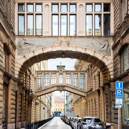 Modern With Paid Parking Steps From Wenceslas Square By Easybnb Premium *