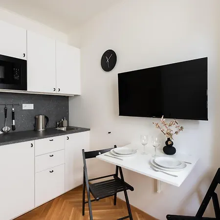 Modern With Paid Parking Steps From Wenceslas Square By Easybnb Premium شقة براغ