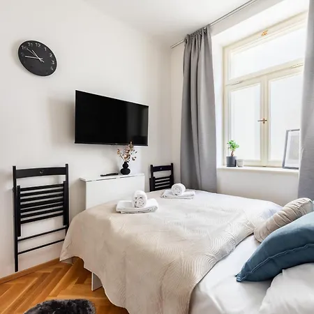 Modern With Paid Parking Steps From Wenceslas Square By Easybnb Premium شقة براغ